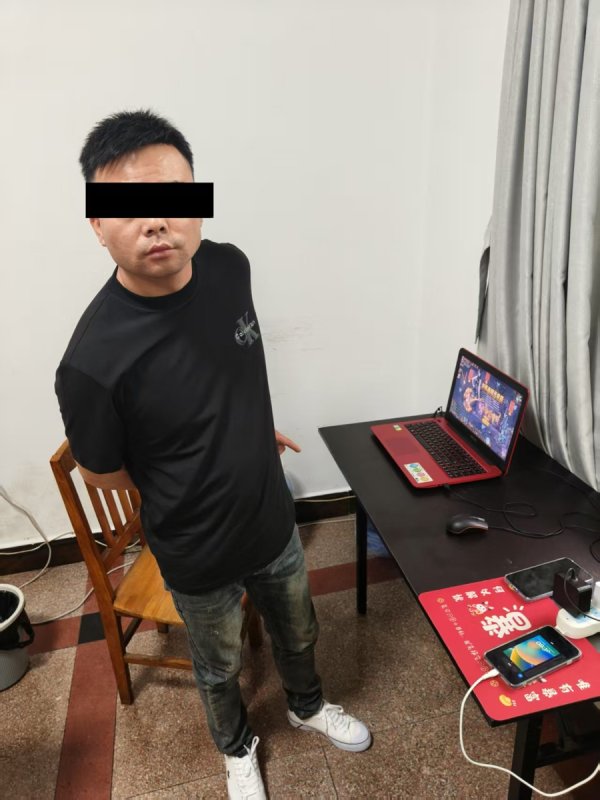 配资优秀股票配资门户 上海男子直播间花125万买“原石”，竟遭“执法人员”查封？警方揭露骗局